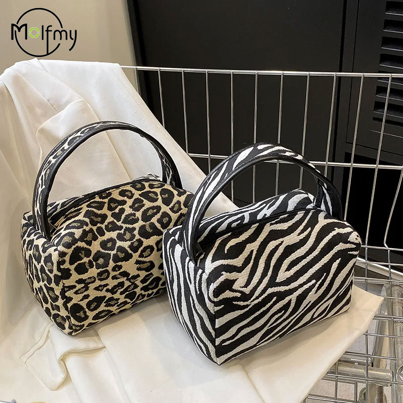 Leopard Makeup Bag Luxury  Lar - đánh giá và giá Luxury Skincare & Spa Photos