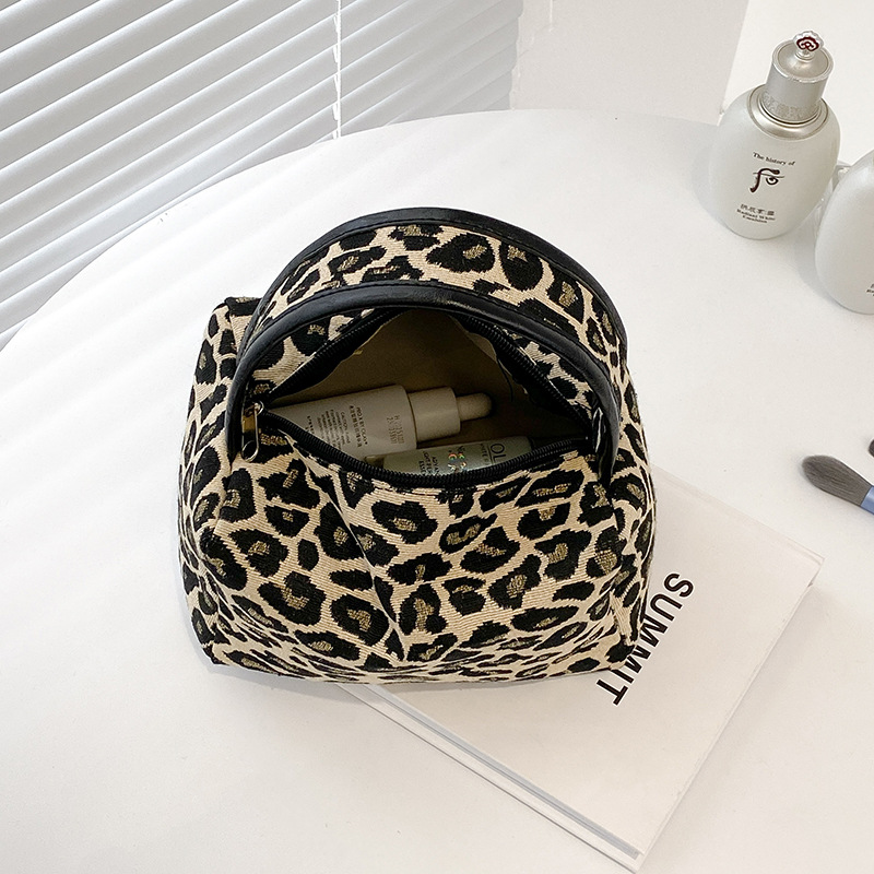 Leopard Makeup Bag Luxury  Lar - đánh giá và giá Luxury Skincare & Spa Photos
